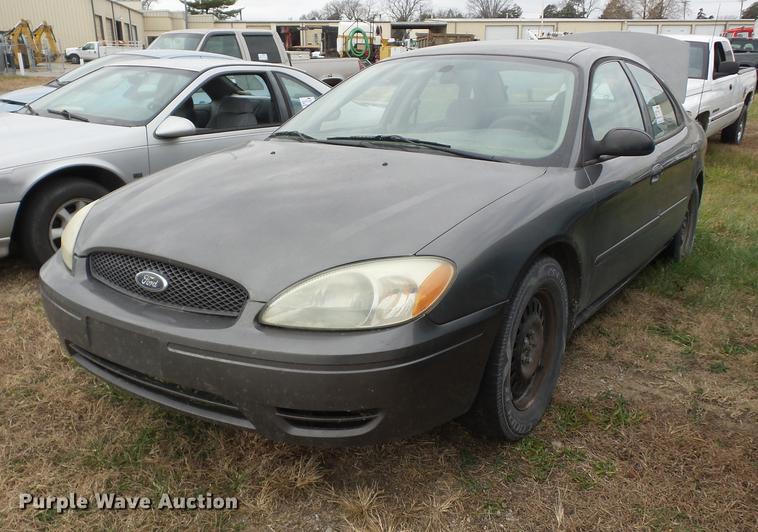 image for item K6313 2005 Ford Taurus