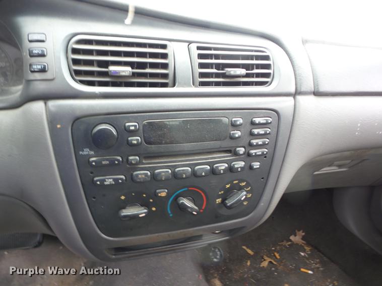 image for item K6313 2005 Ford Taurus