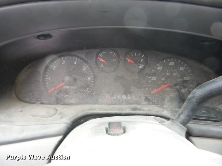 image for item K6313 2005 Ford Taurus