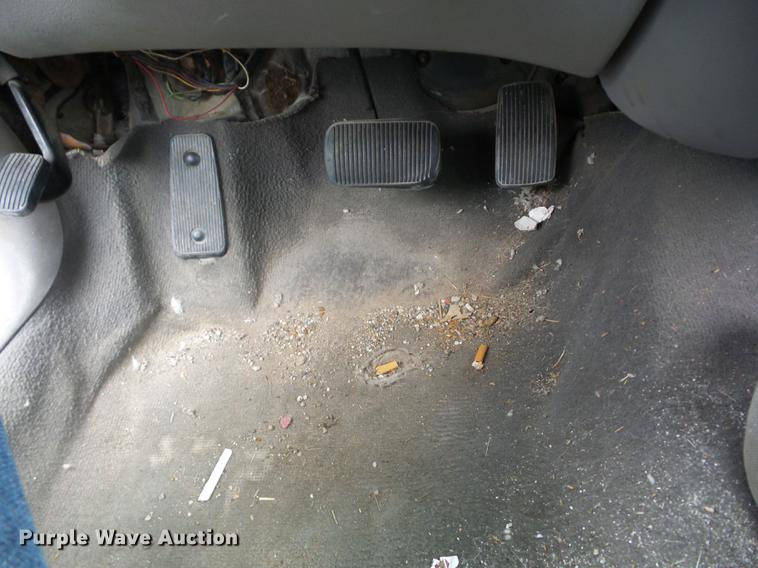 image for item K6313 2005 Ford Taurus