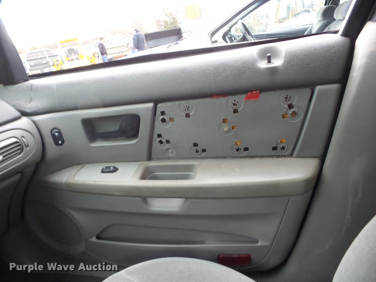 image for item K6313 2005 Ford Taurus