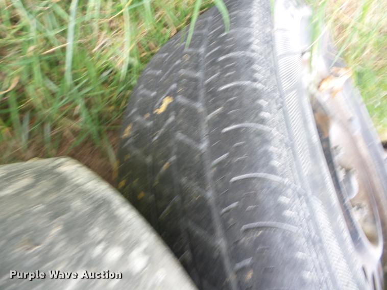 image for item K6313 2005 Ford Taurus