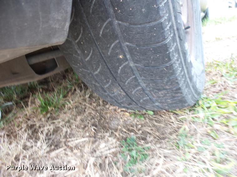 image for item K6313 2005 Ford Taurus