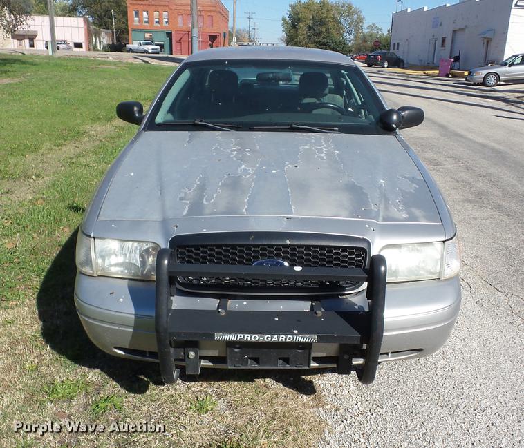 image for item K6338 2004 Ford Crown Victoria Police Interceptor