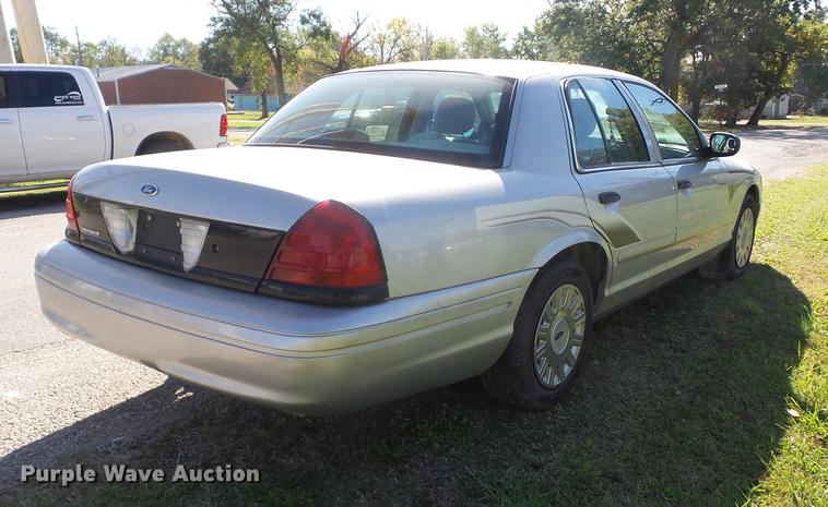 image for item K6338 2004 Ford Crown Victoria Police Interceptor
