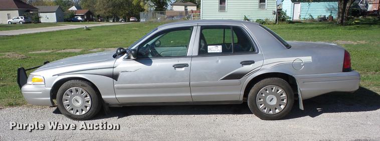 image for item K6338 2004 Ford Crown Victoria Police Interceptor