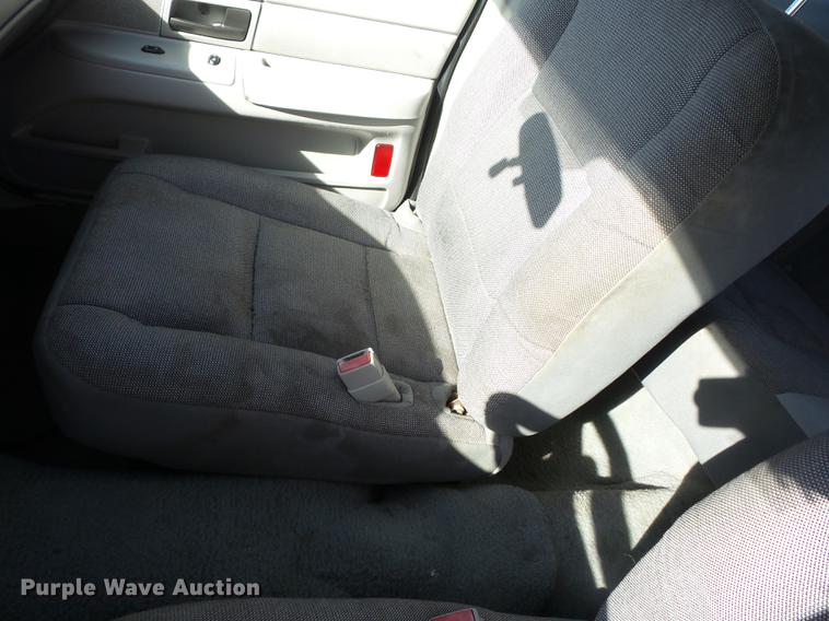 image for item K6338 2004 Ford Crown Victoria Police Interceptor