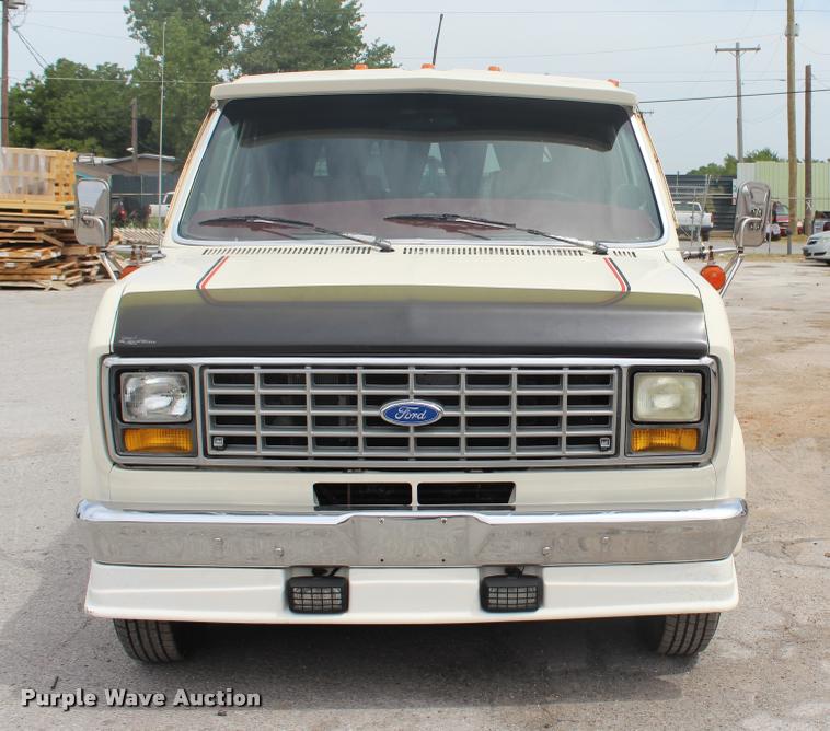image for item L3200 1991 Ford Econoline E350 Crew Cab truck