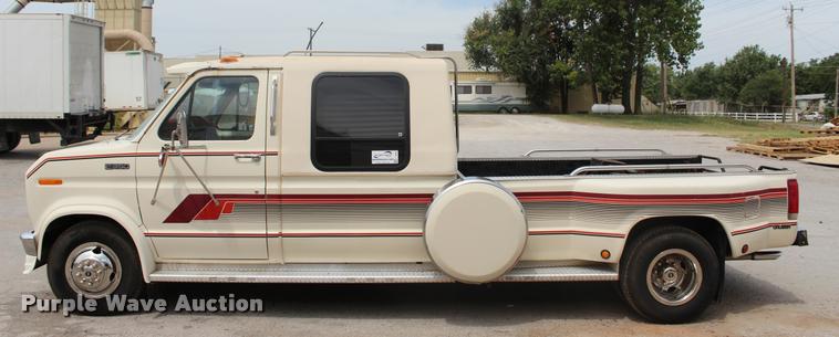 image for item L3200 1991 Ford Econoline E350 Crew Cab truck