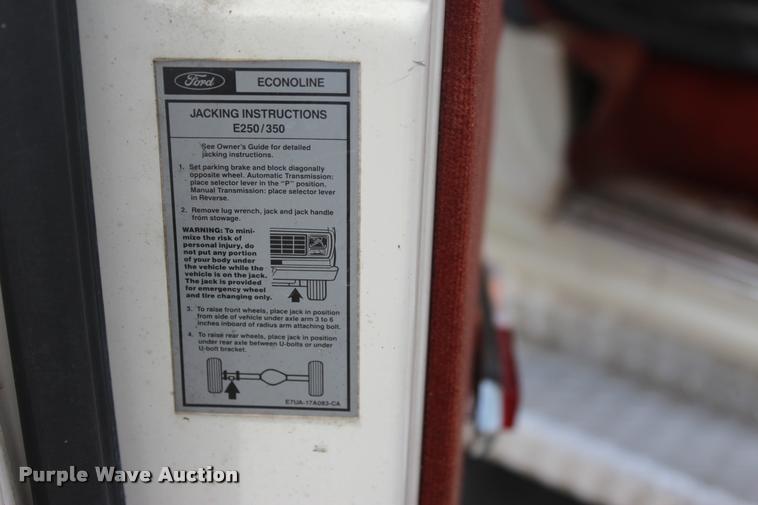 image for item L3200 1991 Ford Econoline E350 Crew Cab truck