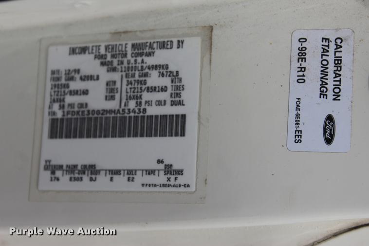 image for item L3200 1991 Ford Econoline E350 Crew Cab truck