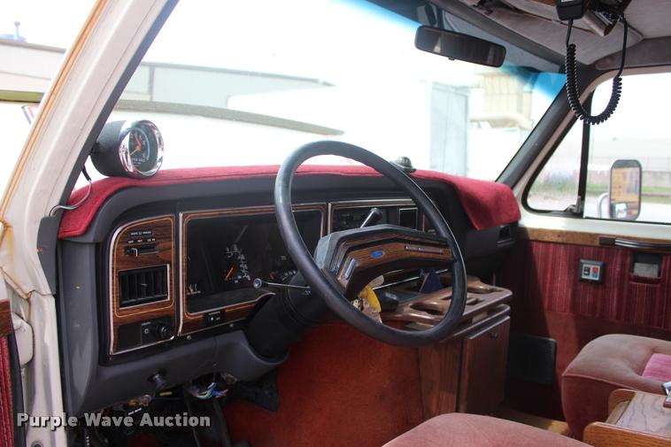 image for item L3200 1991 Ford Econoline E350 Crew Cab truck