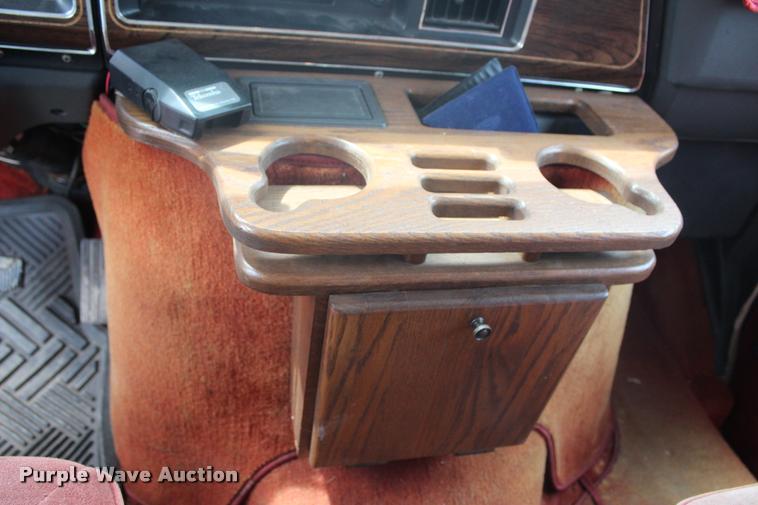 image for item L3200 1991 Ford Econoline E350 Crew Cab truck