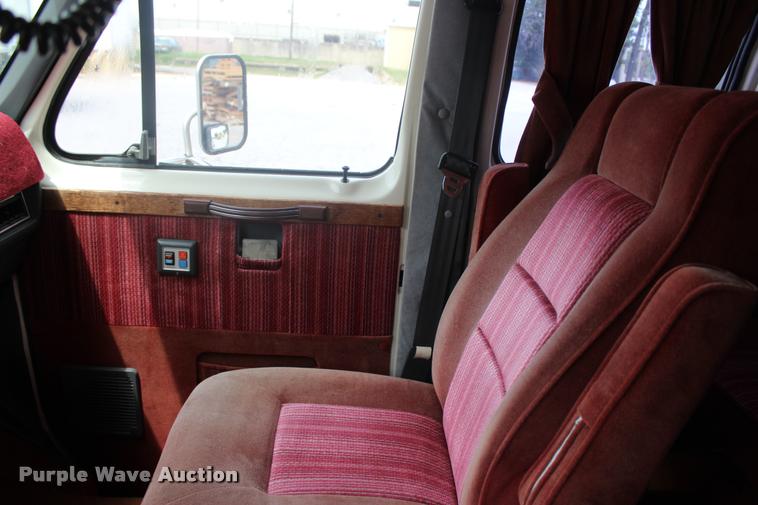 image for item L3200 1991 Ford Econoline E350 Crew Cab truck