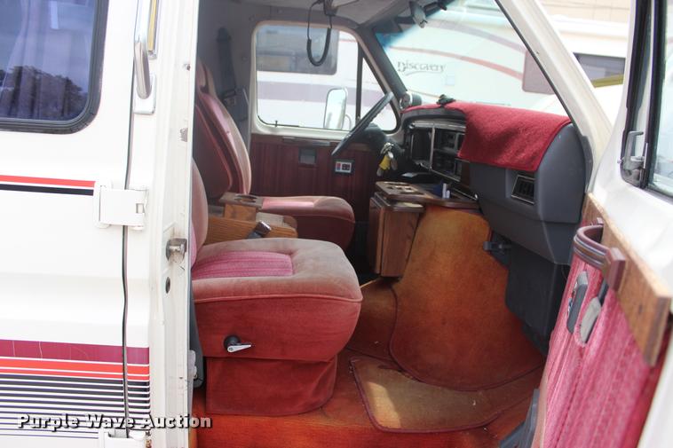 image for item L3200 1991 Ford Econoline E350 Crew Cab truck