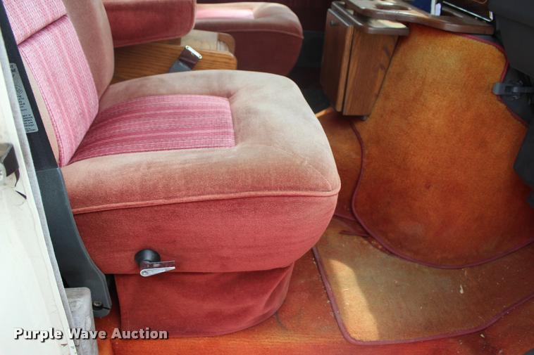 image for item L3200 1991 Ford Econoline E350 Crew Cab truck