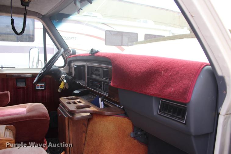 image for item L3200 1991 Ford Econoline E350 Crew Cab truck