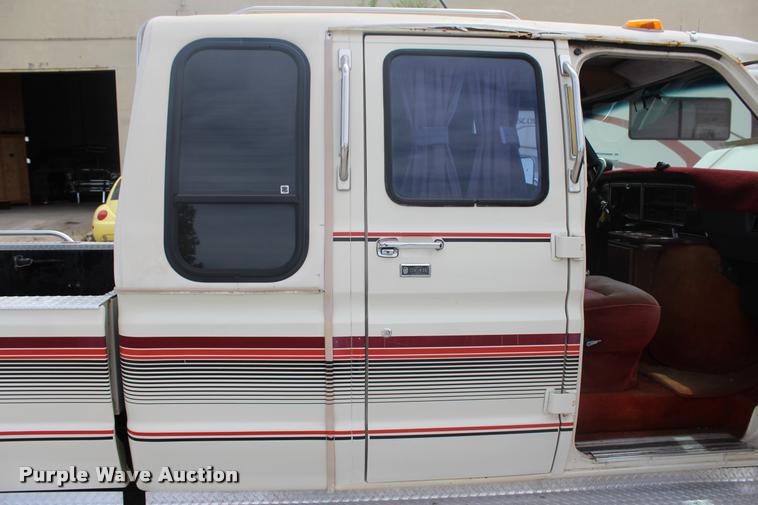 image for item L3200 1991 Ford Econoline E350 Crew Cab truck