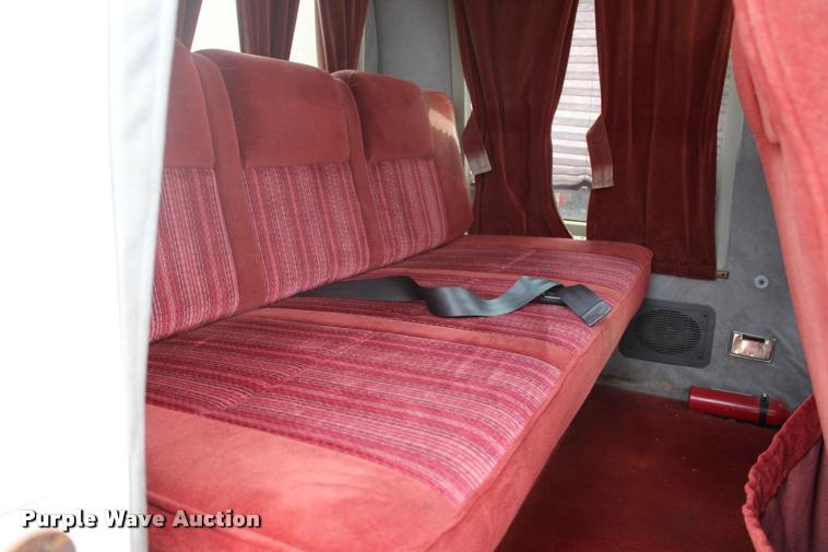 image for item L3200 1991 Ford Econoline E350 Crew Cab truck