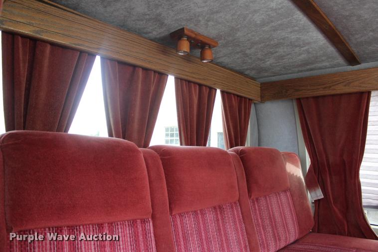 image for item L3200 1991 Ford Econoline E350 Crew Cab truck