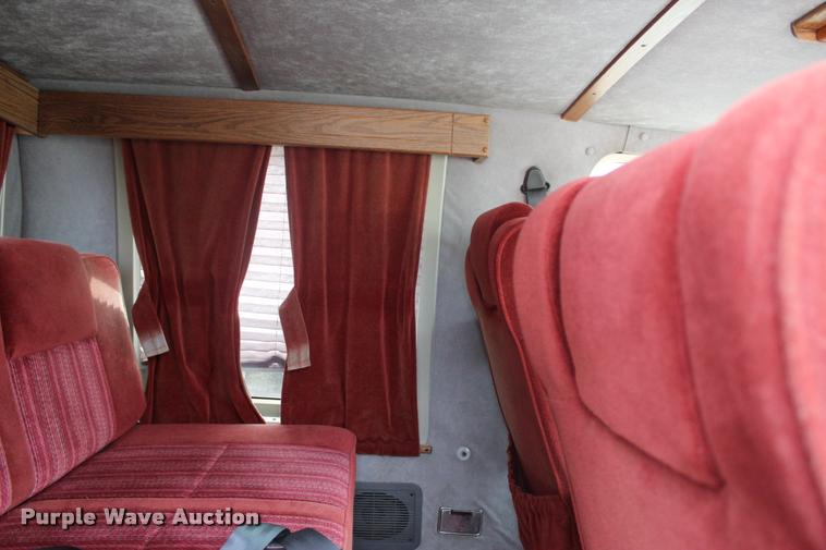 image for item L3200 1991 Ford Econoline E350 Crew Cab truck