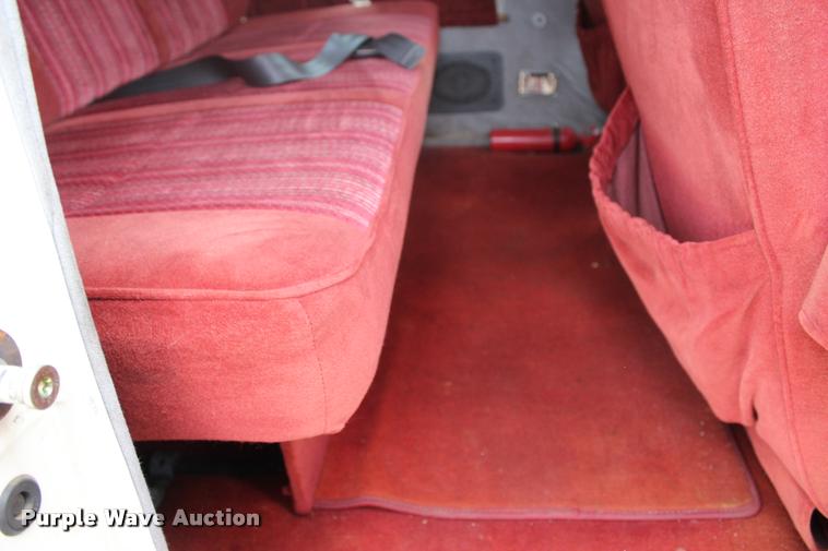 image for item L3200 1991 Ford Econoline E350 Crew Cab truck