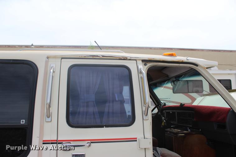 image for item L3200 1991 Ford Econoline E350 Crew Cab truck