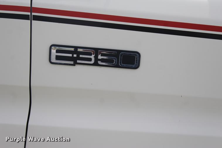 image for item L3200 1991 Ford Econoline E350 Crew Cab truck