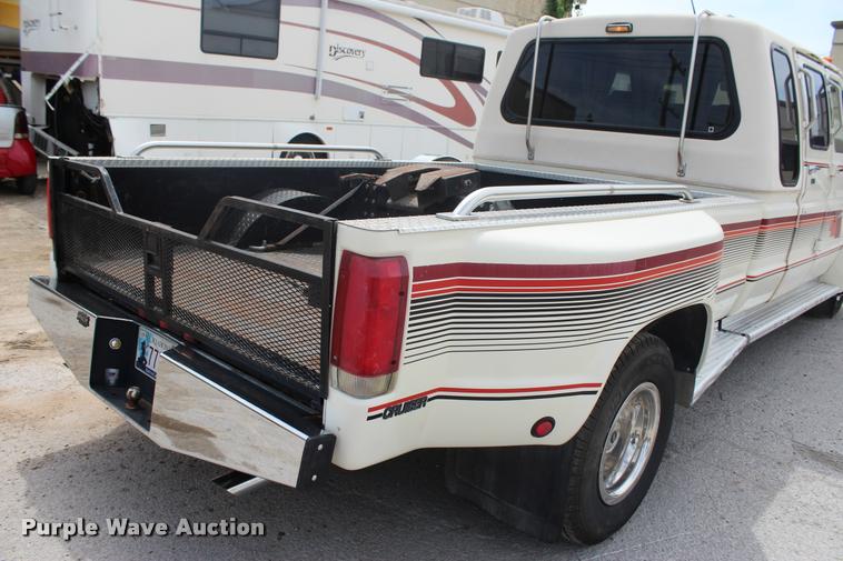 image for item L3200 1991 Ford Econoline E350 Crew Cab truck