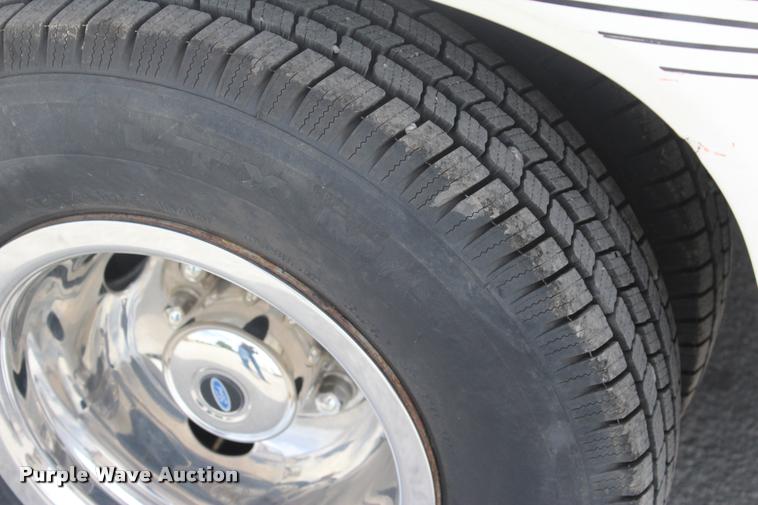 image for item L3200 1991 Ford Econoline E350 Crew Cab truck