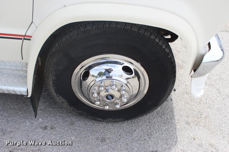 image for item L3200 1991 Ford Econoline E350 Crew Cab truck