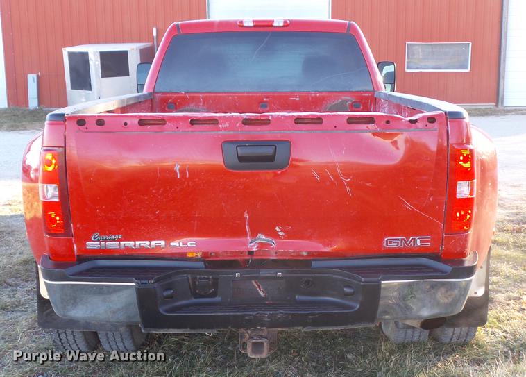 image for item L5645 2008 GMC Sierra 3500HD Crew Cab pickup truck