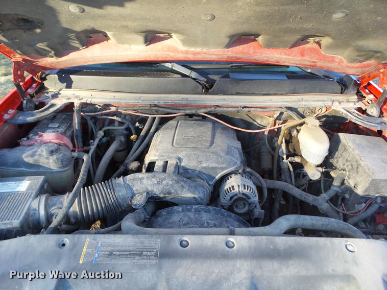 image for item L5645 2008 GMC Sierra 3500HD Crew Cab pickup truck