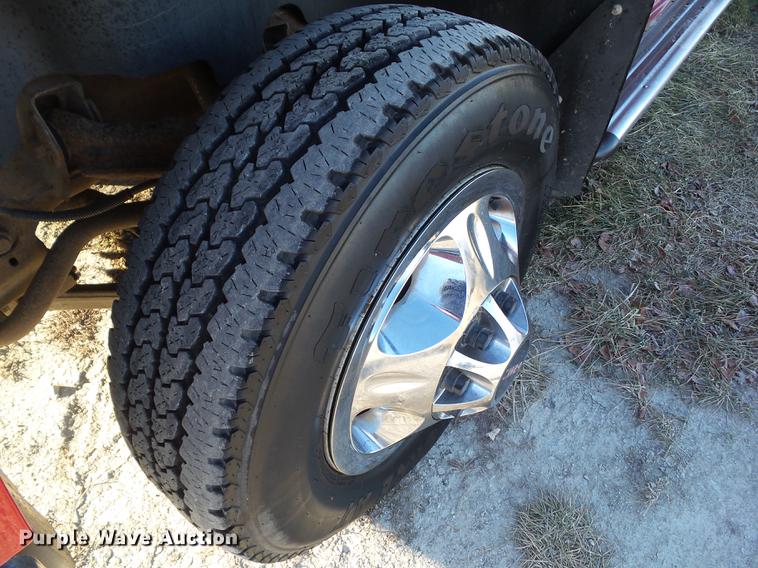 image for item L5645 2008 GMC Sierra 3500HD Crew Cab pickup truck