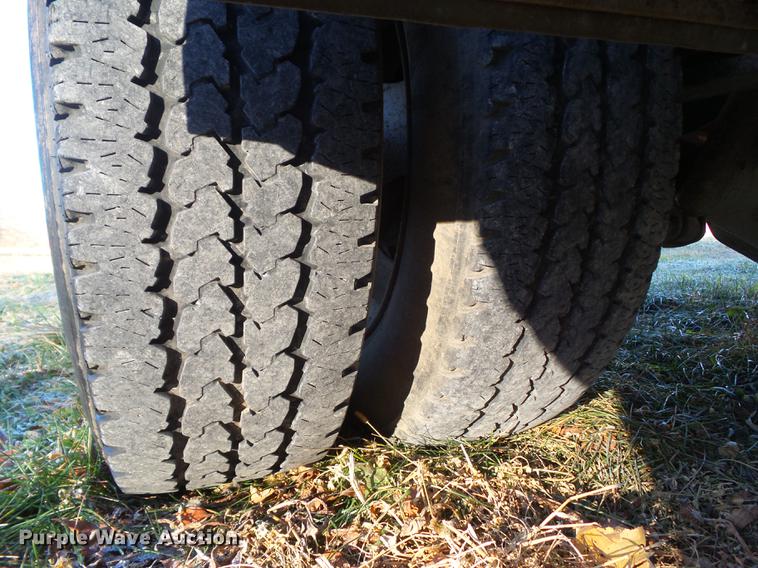 image for item L5645 2008 GMC Sierra 3500HD Crew Cab pickup truck