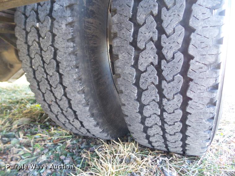 image for item L5645 2008 GMC Sierra 3500HD Crew Cab pickup truck