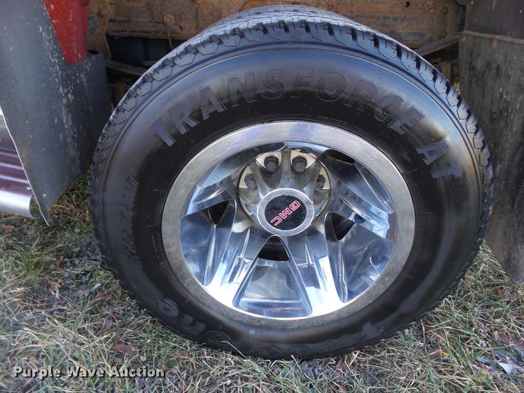 image for item L5645 2008 GMC Sierra 3500HD Crew Cab pickup truck