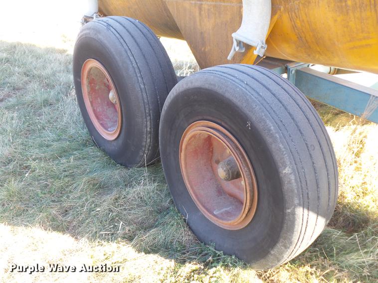 image for item L5647 Better-Bilt 2100 honey wagon