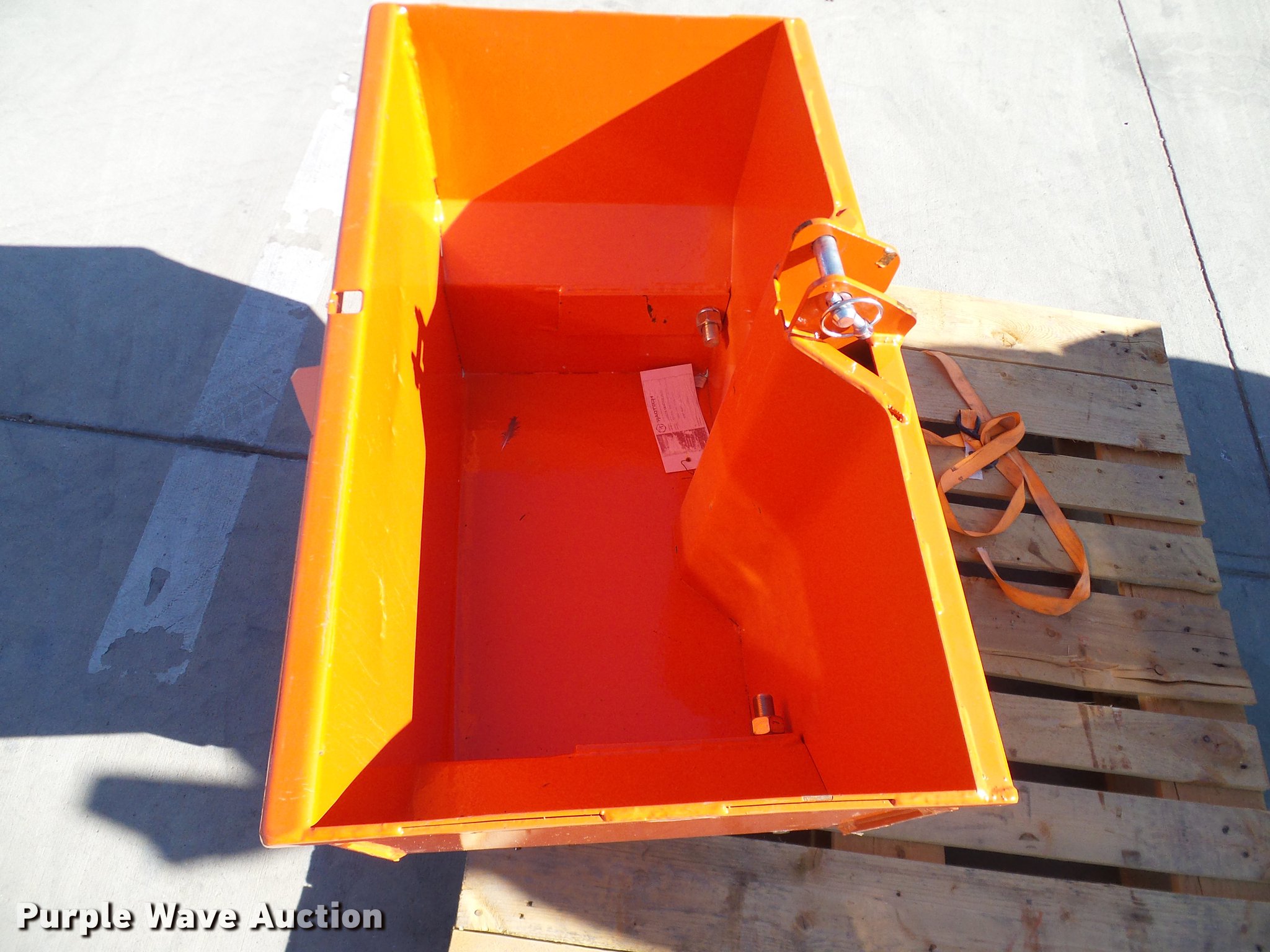 Kubota B8160 ballast box in Grapevine, TX Item AZ9256 sold Purple Wave