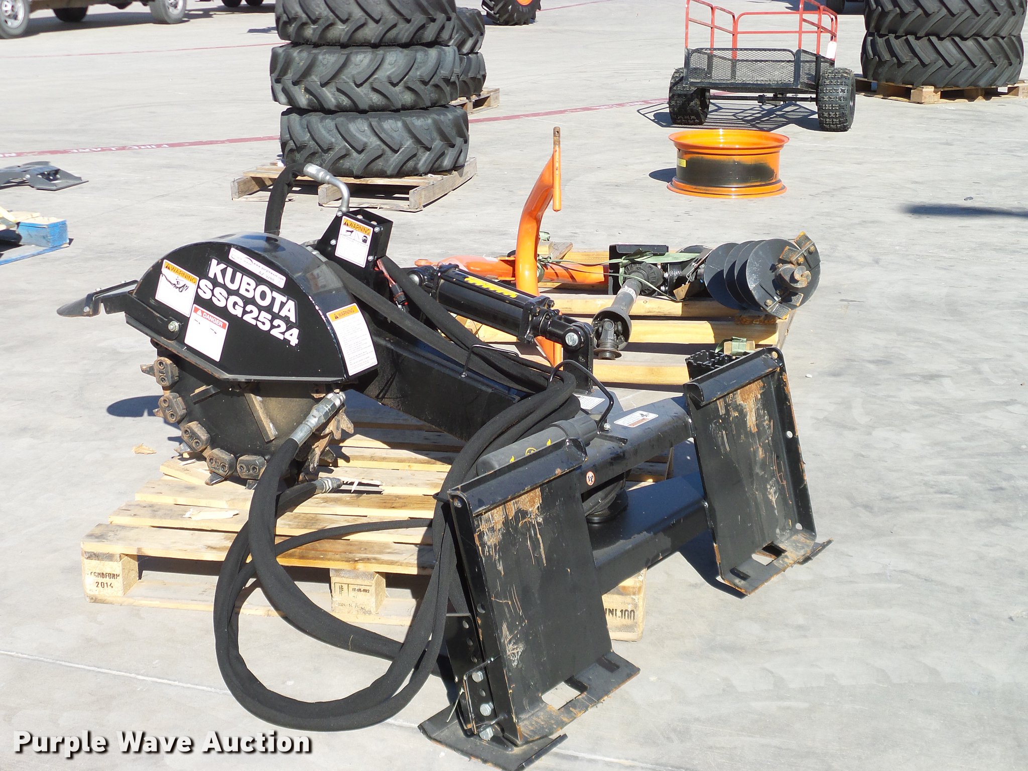 Kubota SSG2524 stump grinder in Grapevine, TX Item AZ9288 sold