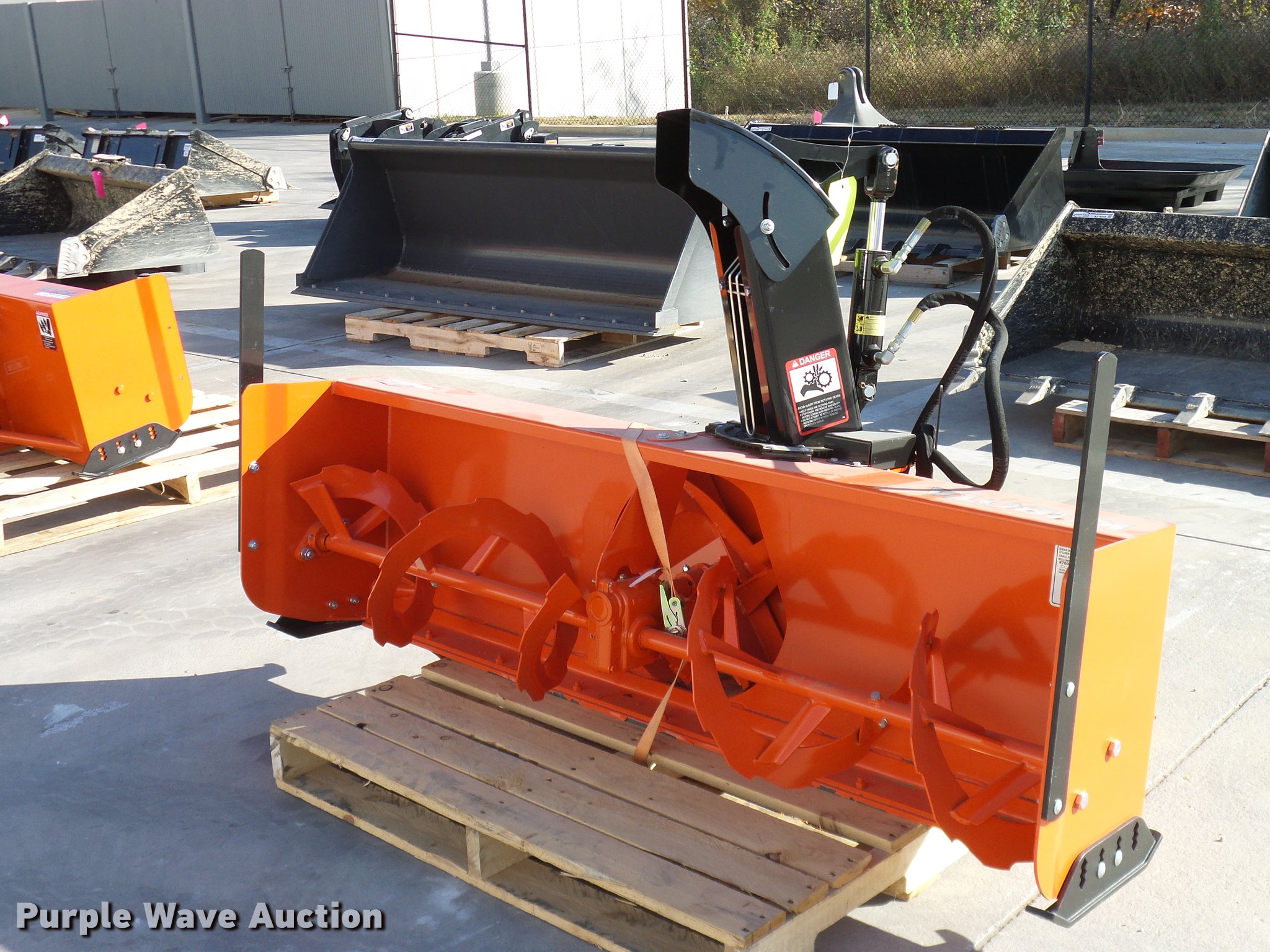 Kubota V5296 snow blower in Grapevine, TX Item AZ9311 sold Purple Wave