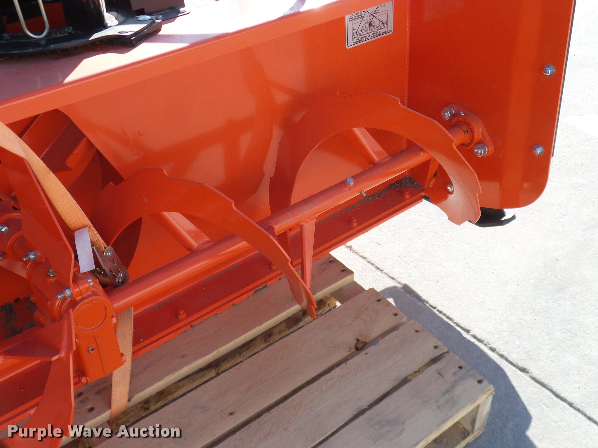 Kubota V5296 snow blower in Grapevine, TX Item AZ9311 sold Purple Wave