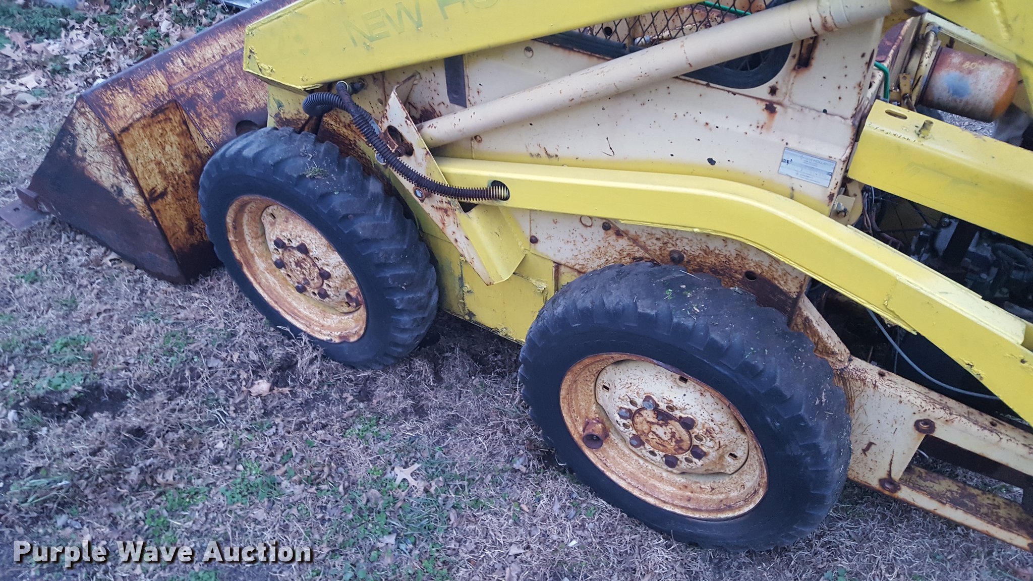 1978 New Holland L325 skid steer in Concordia, MO Item DA8609 sold