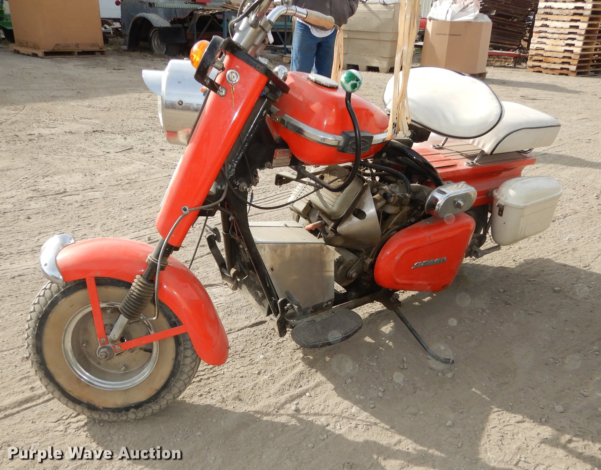 1964 Cushman Super Silver Eagle scooter in Topeka, KS Item EC9752
