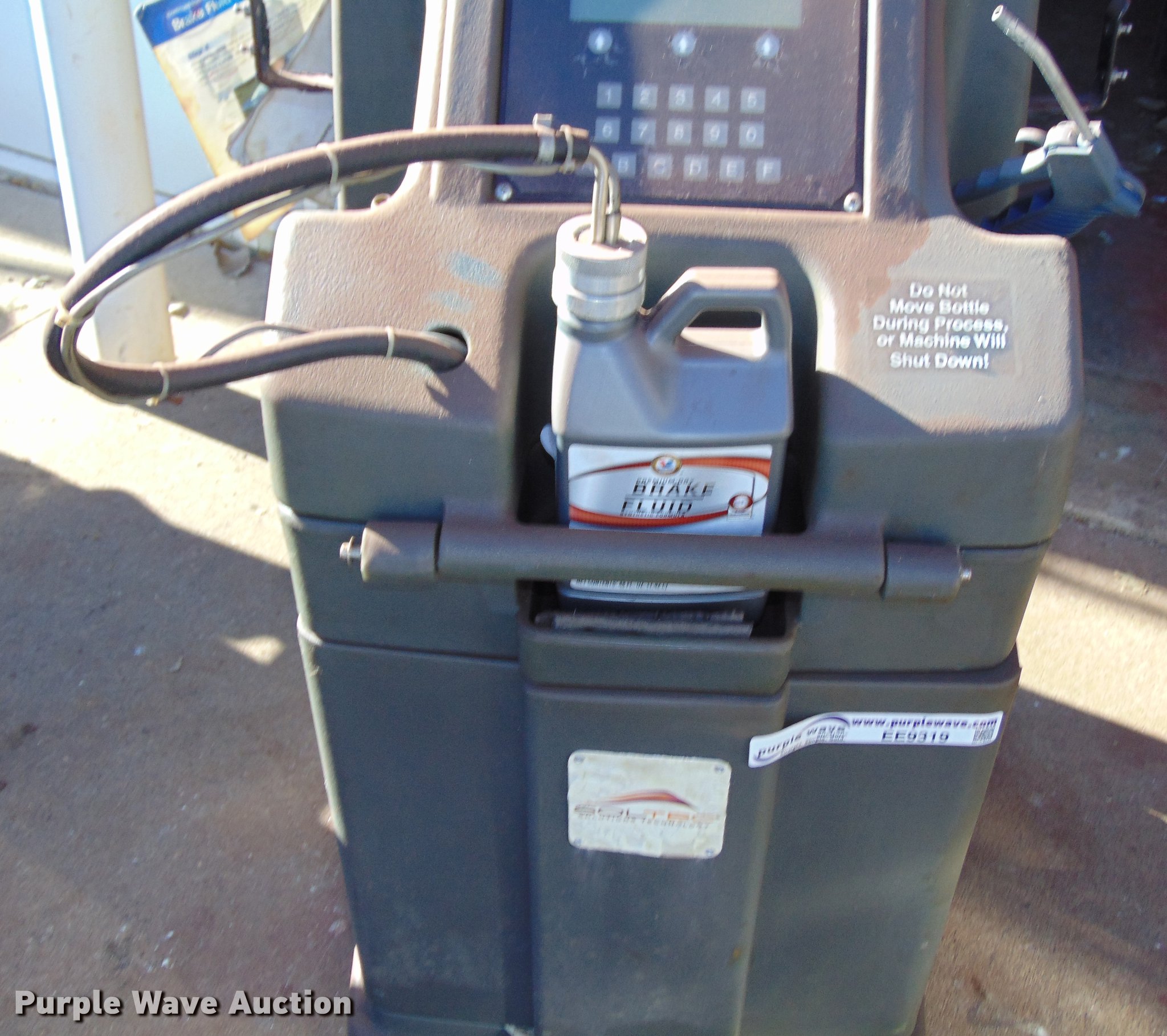 Soltec brake flush machine in Burlington, IA Item EE9319 sold