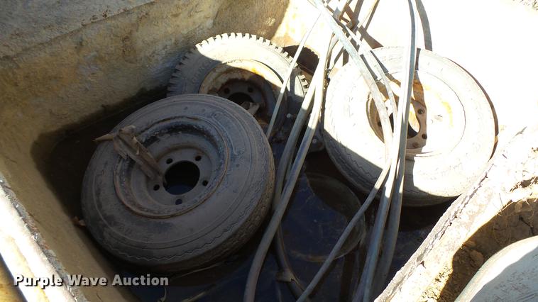 image for item AP9502 (3) wheelbarrows