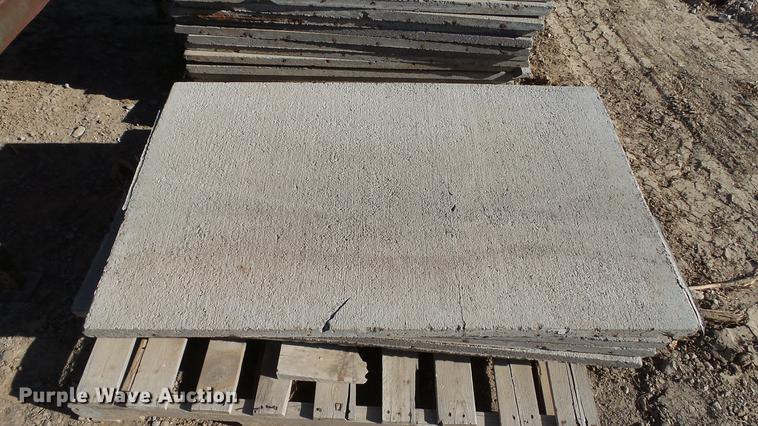 image for item AP9509 Approximately 30 cement boards