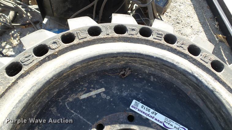 image for item AP9518 (4) Solideal solid skid steer tires