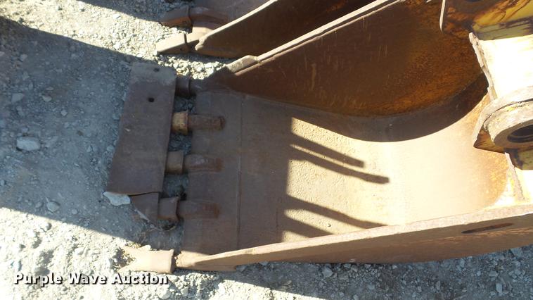 image for item AP9519 (2) backhoe buckets