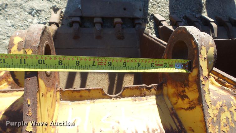 image for item AP9519 (2) backhoe buckets